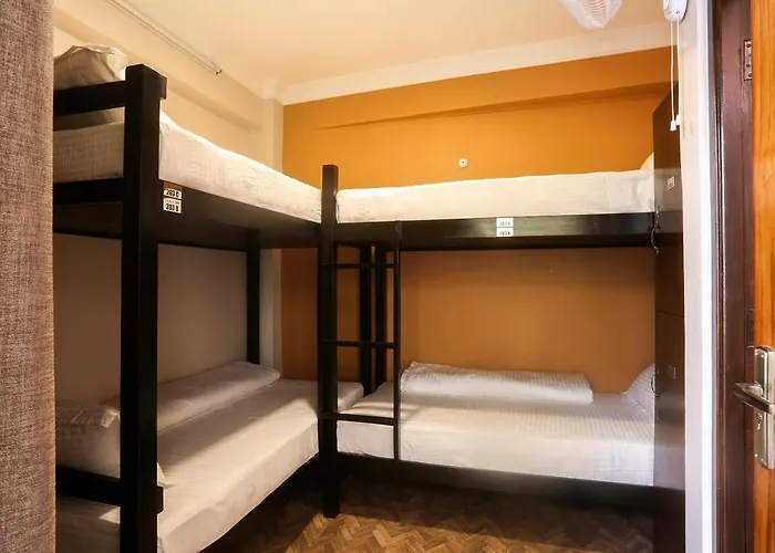 Firante Hostel *